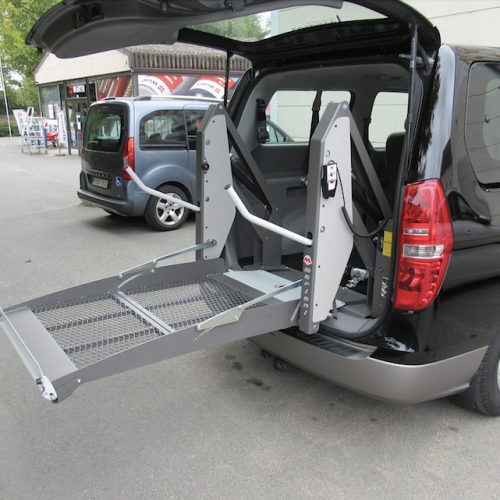 Hydraulic Accessible Wheelchair Lift Hoist For Vehicle-GILANI MARIANI Wheelchair Lift-2 Hydraulic Accessible Wheelchair Lift Hoist For Vehicle-GILANI MARIANI Wheelchair Lift
